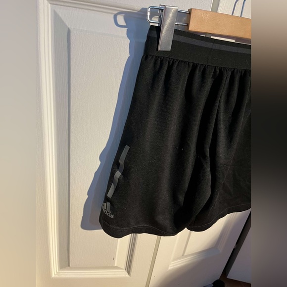short black adidas - Picture 3 of 4